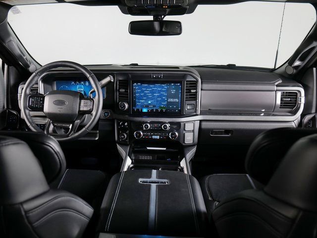 Used 2025 Ford F250 Platinum image 4