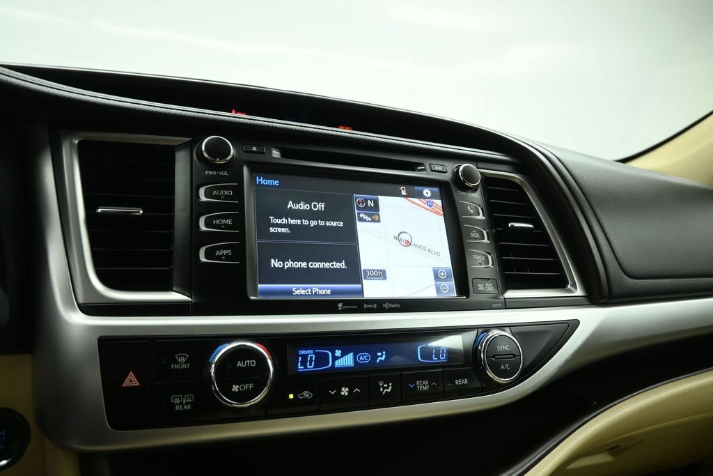 Used 2018 Toyota Highlander XLE AWD/4WD image 13