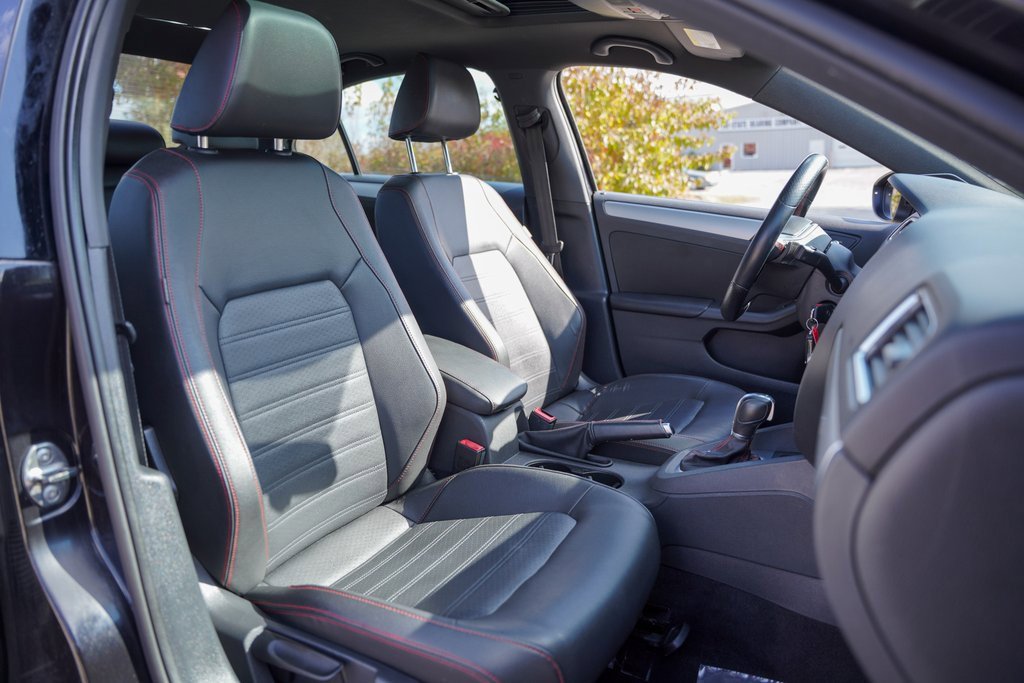 Used 2014 Volkswagen Jetta GLI Autobahn image 33