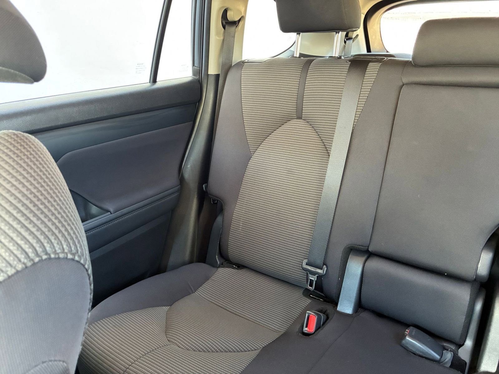 Used 2025 Toyota Highlander LE image 41