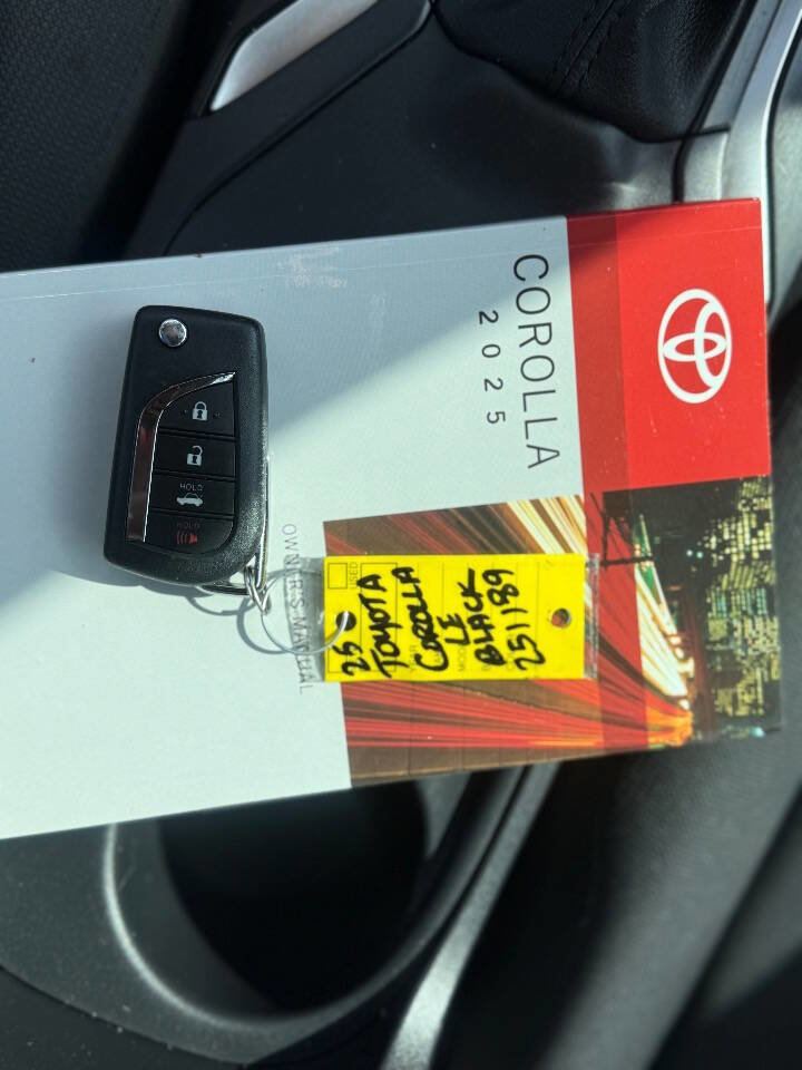 Used 2025 Toyota Corolla LE image 20