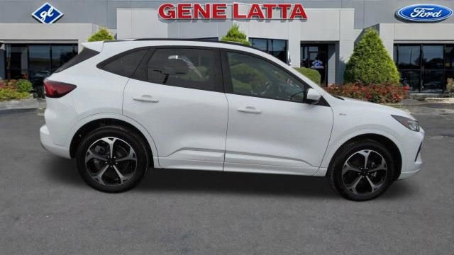 Certified 2023 Ford Escape ST-Line Select w/ Tech Pack #2 image 9