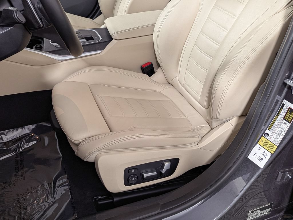 Used 2019 BMW 330i xDrive Sedan w/ Premium Package AWD/4WD image 16