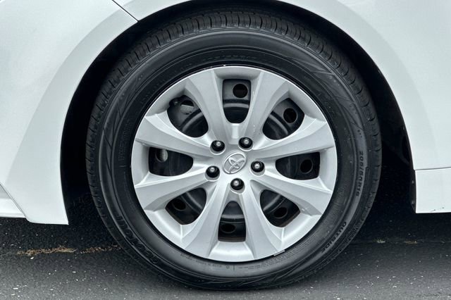 Certified 2024 Toyota Corolla LE FWD image 29