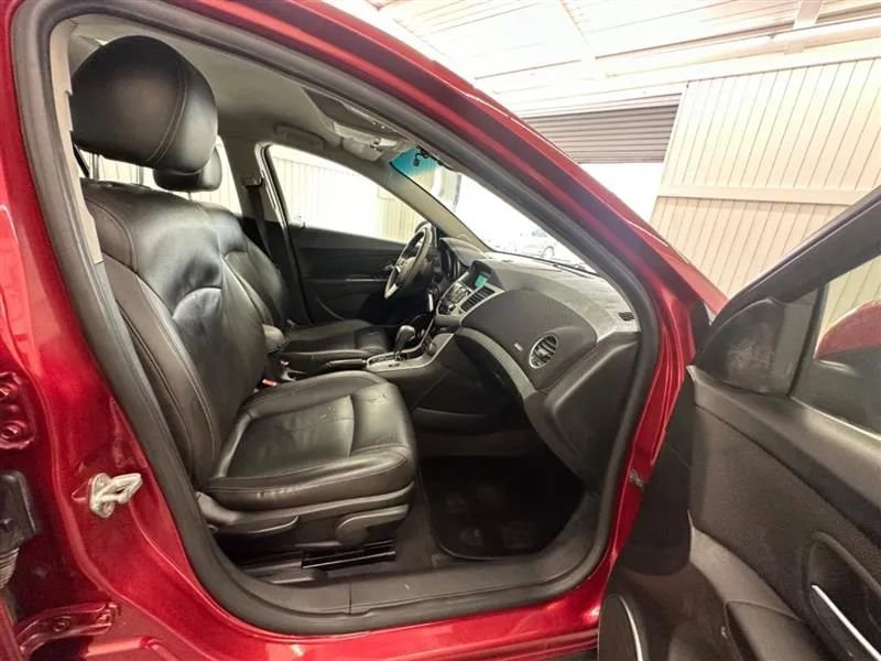 Used 2011 Chevrolet Cruze LT image 14