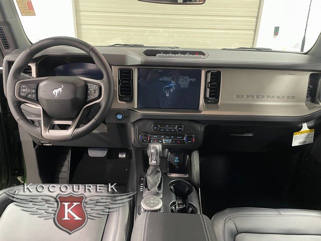 New 2025 Ford Bronco Outer Banks w/ Sasquatch Package image 13
