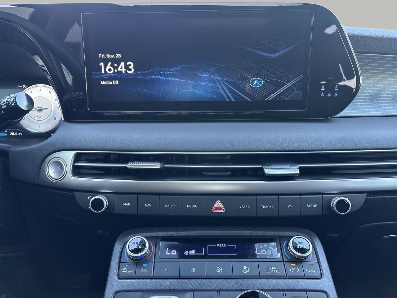 Used 2023 Hyundai Palisade Limited w/ Cargo Package image 15