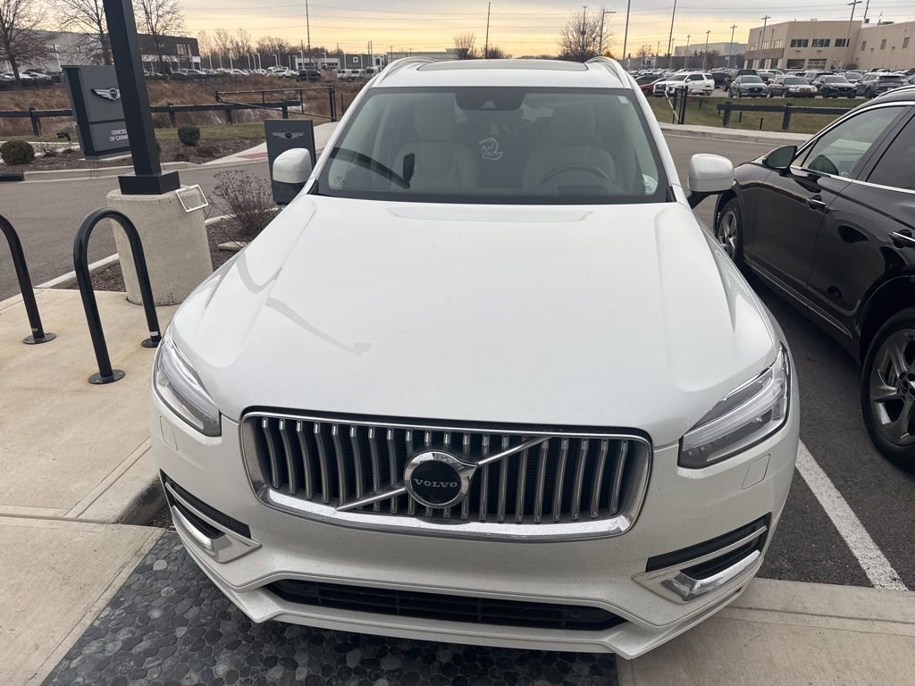 Used 2022 Volvo XC90 T8 Inscription Expression w/ Advanced Package image 1