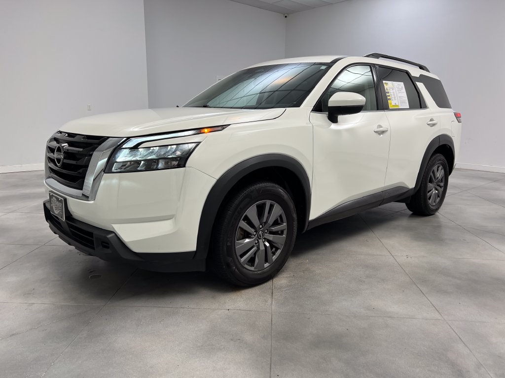 Used 2024 Nissan Pathfinder SV FWD image 4