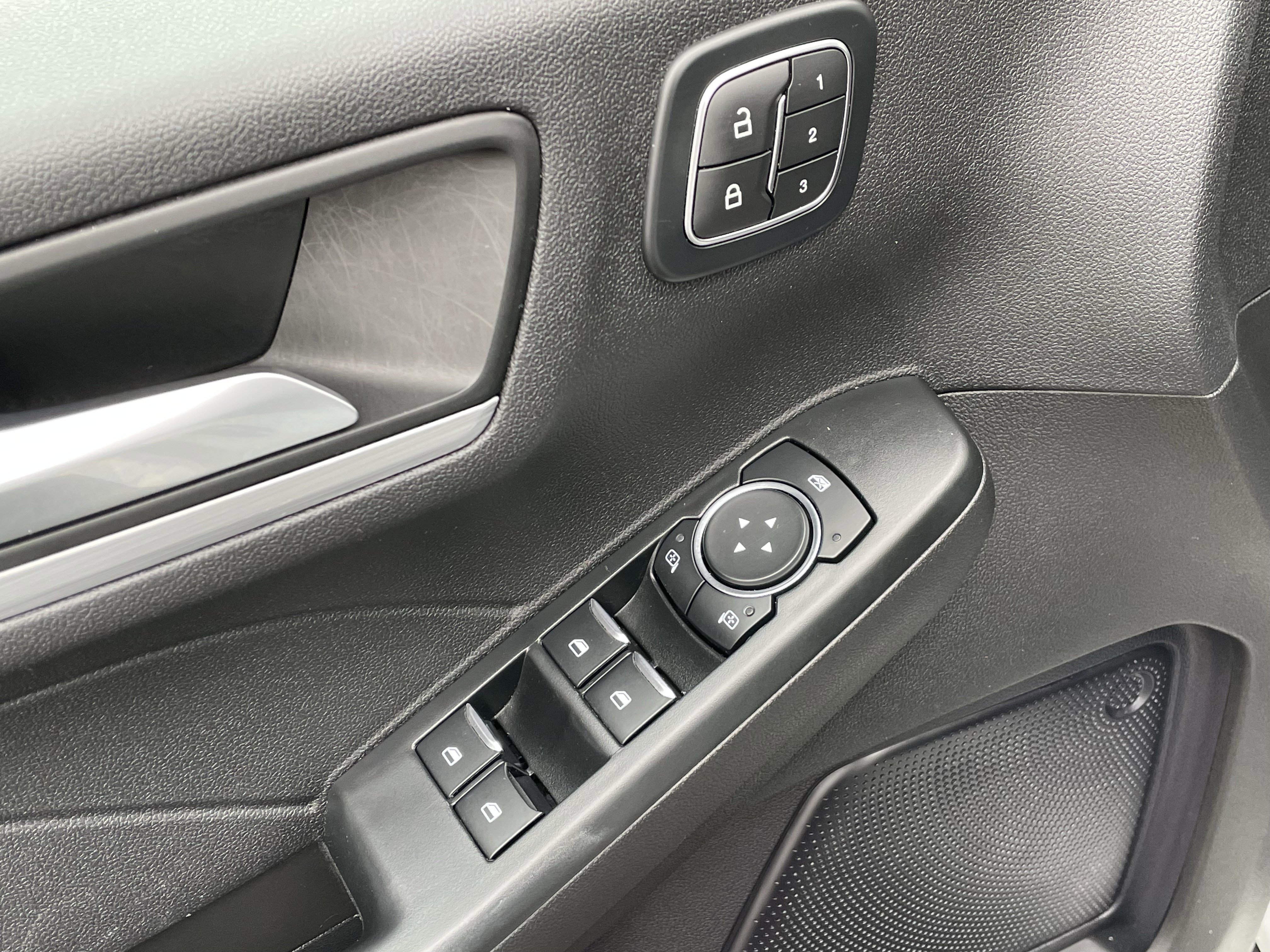 Used 2024 Ford Escape Platinum image 13