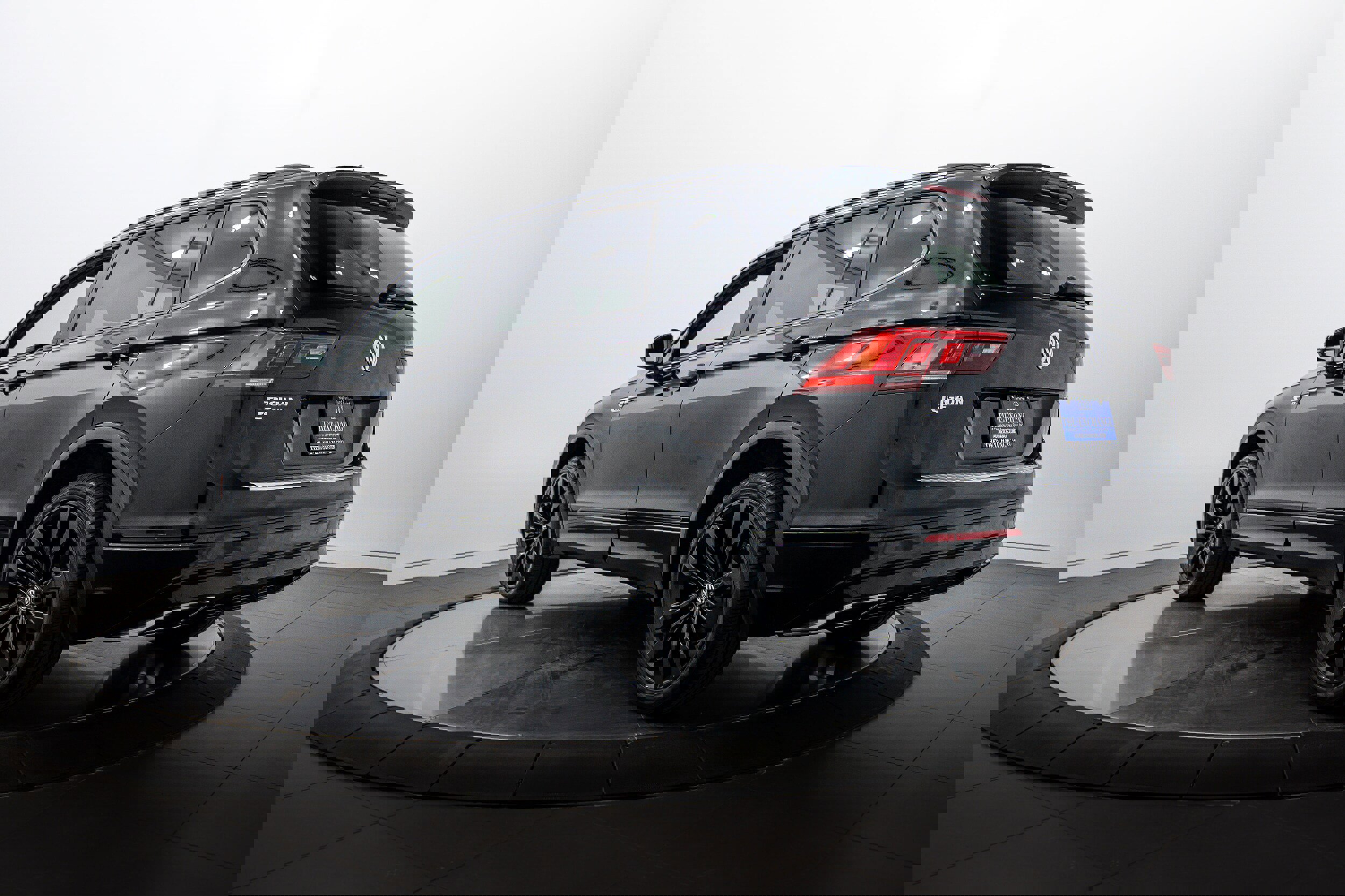 Used 2021 Volkswagen Tiguan SE R-Line image 5