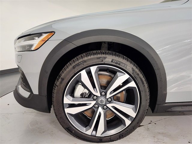 New 2026 Volvo V60 B5 Cross Country Plus w/ Protection Package Premier image 11
