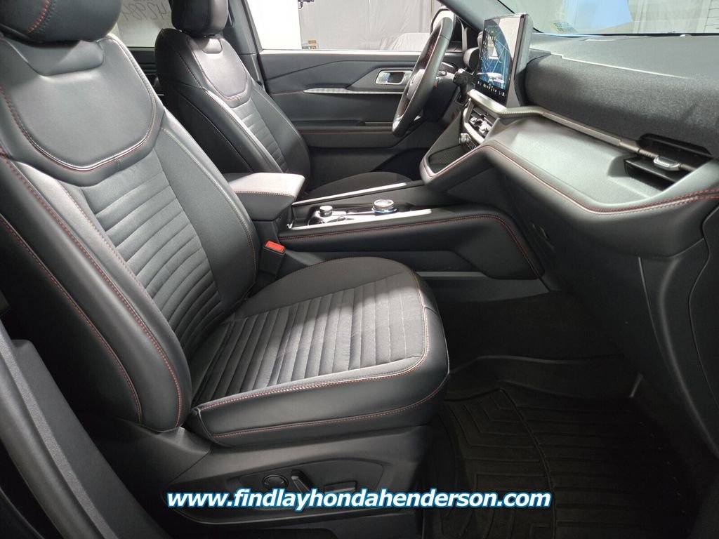 Used 2025 Ford Explorer ST-Line image 21