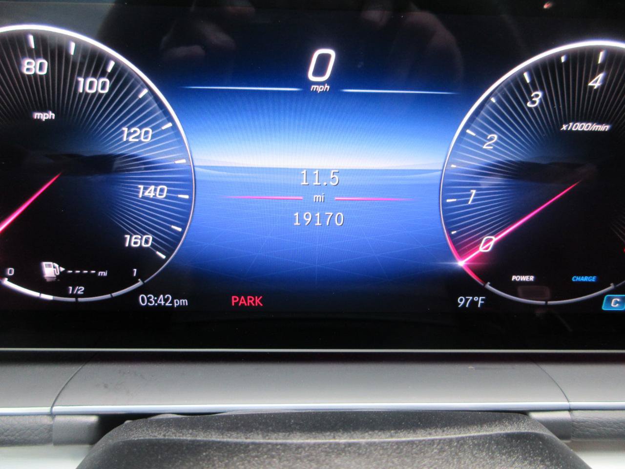 Used 2024 Mercedes-Benz GLS 450 4MATIC w/ AMG Line Exterior image 4