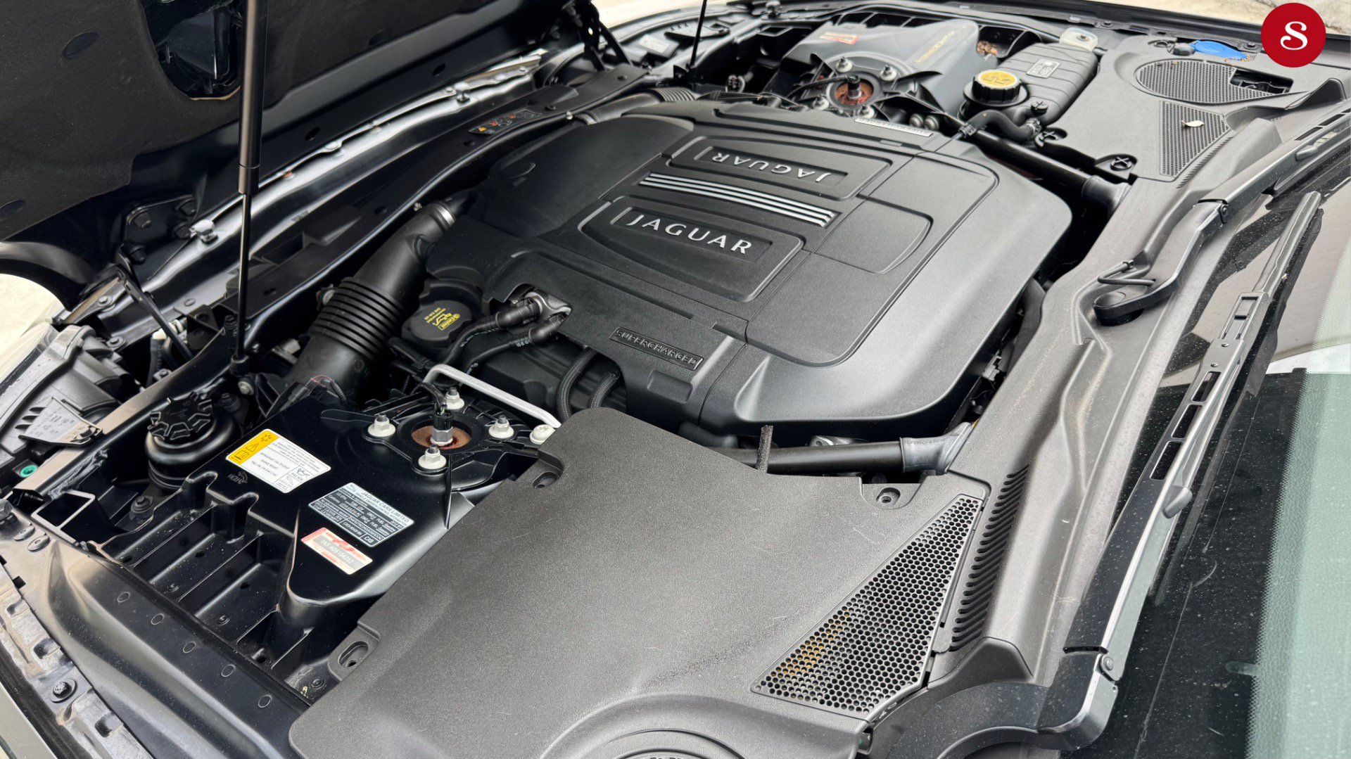 Used 2012 Jaguar XKR R RWD image 8