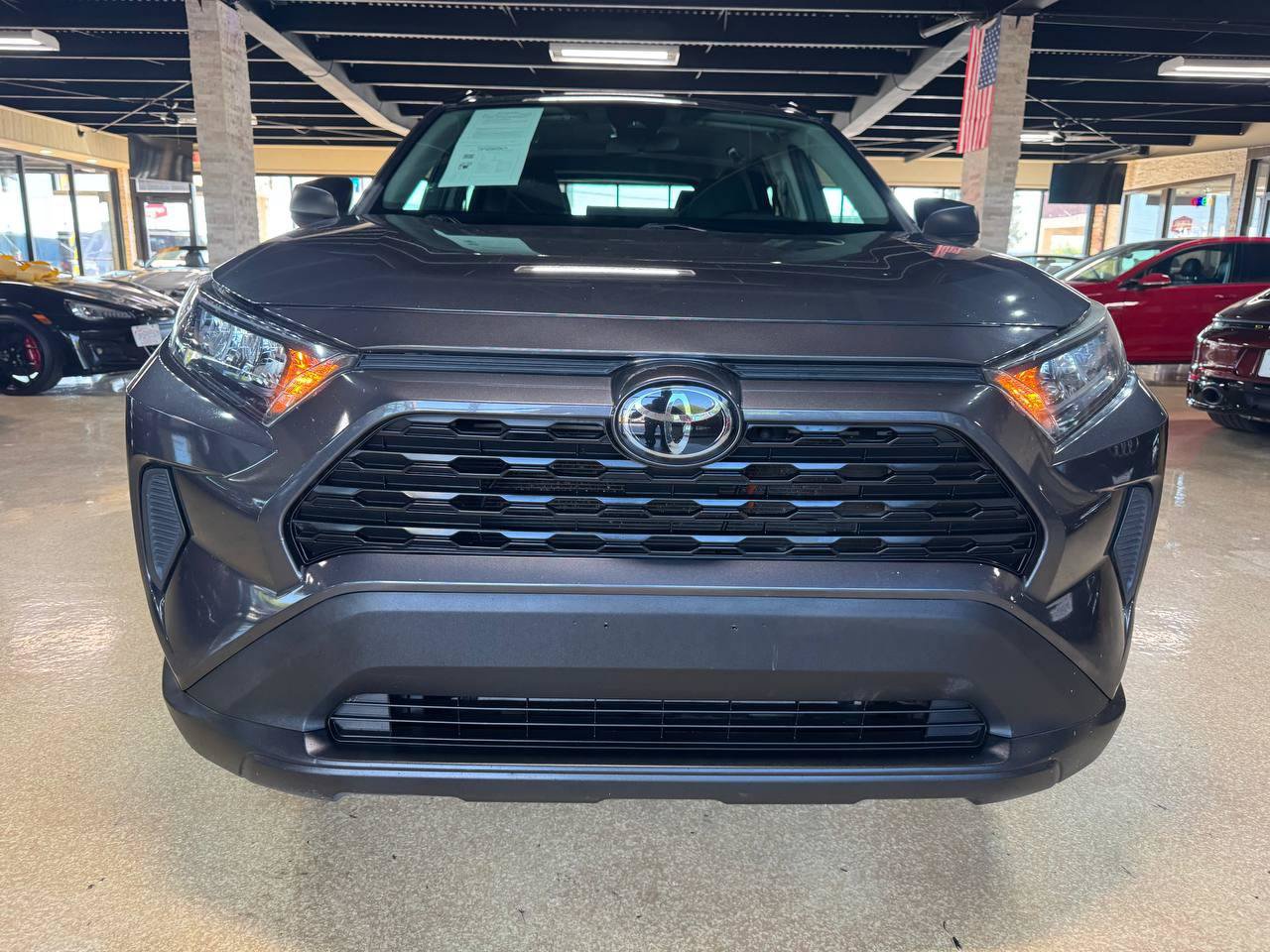 Used 2021 Toyota RAV4 LE AWD/4WD image 2