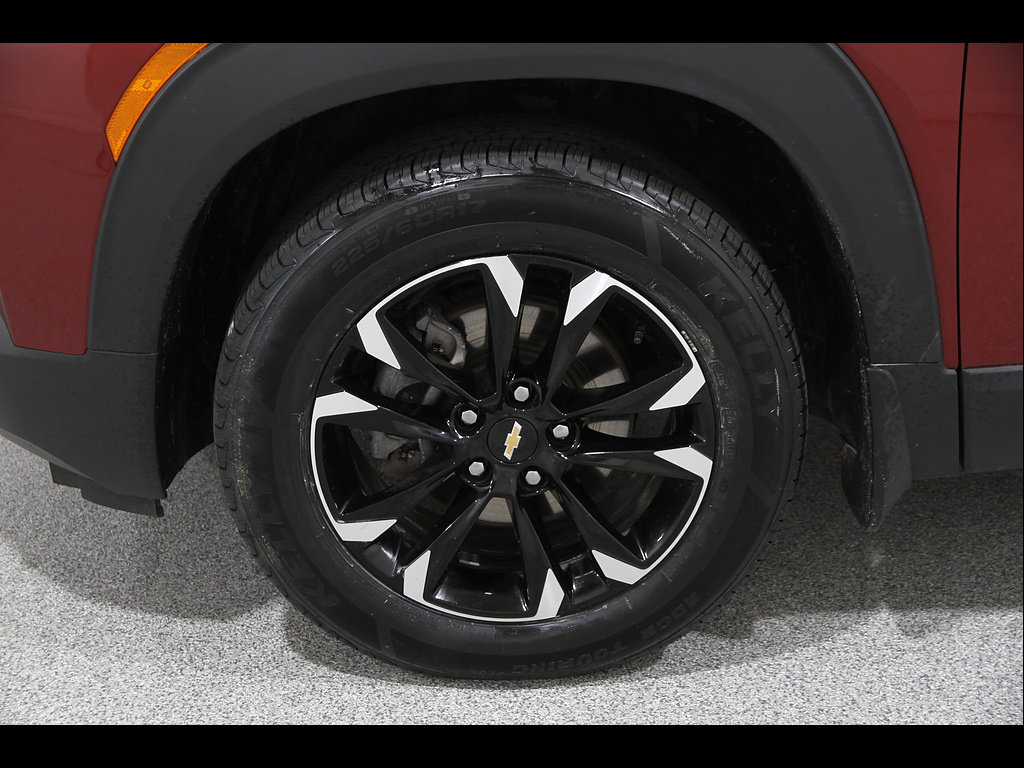 Certified 2022 Chevrolet TrailBlazer LT w/ LPO, Blackout Package AWD/4WD image 23