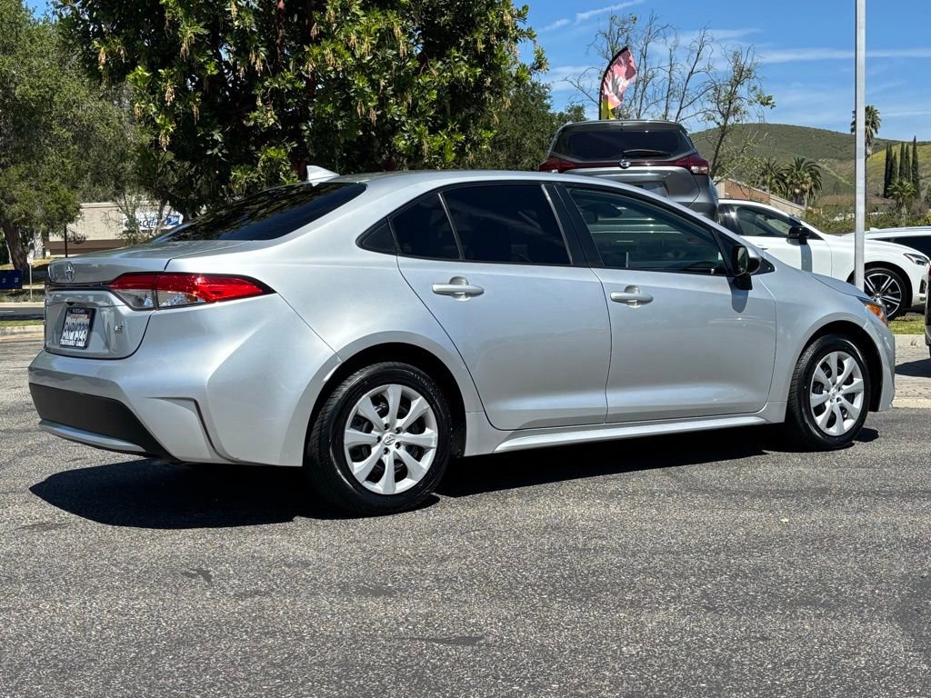 Used 2020 Toyota Corolla LE image 3