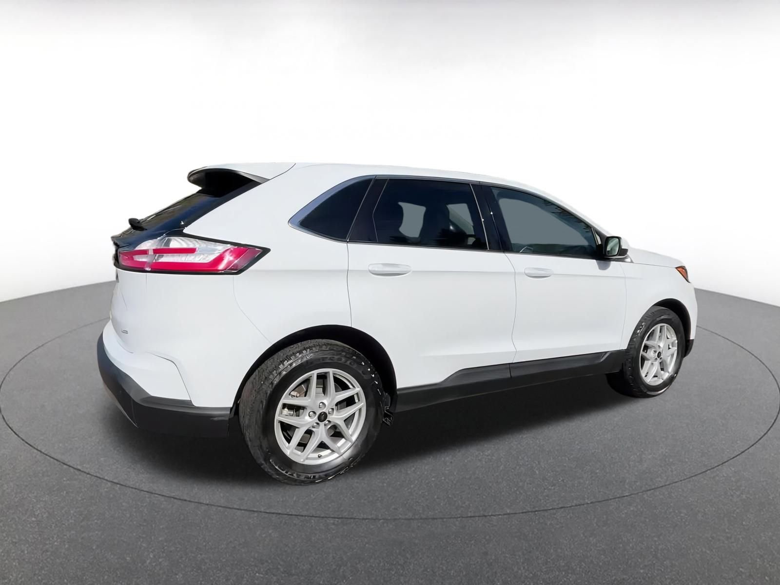 Used 2024 Ford Edge SEL image 15