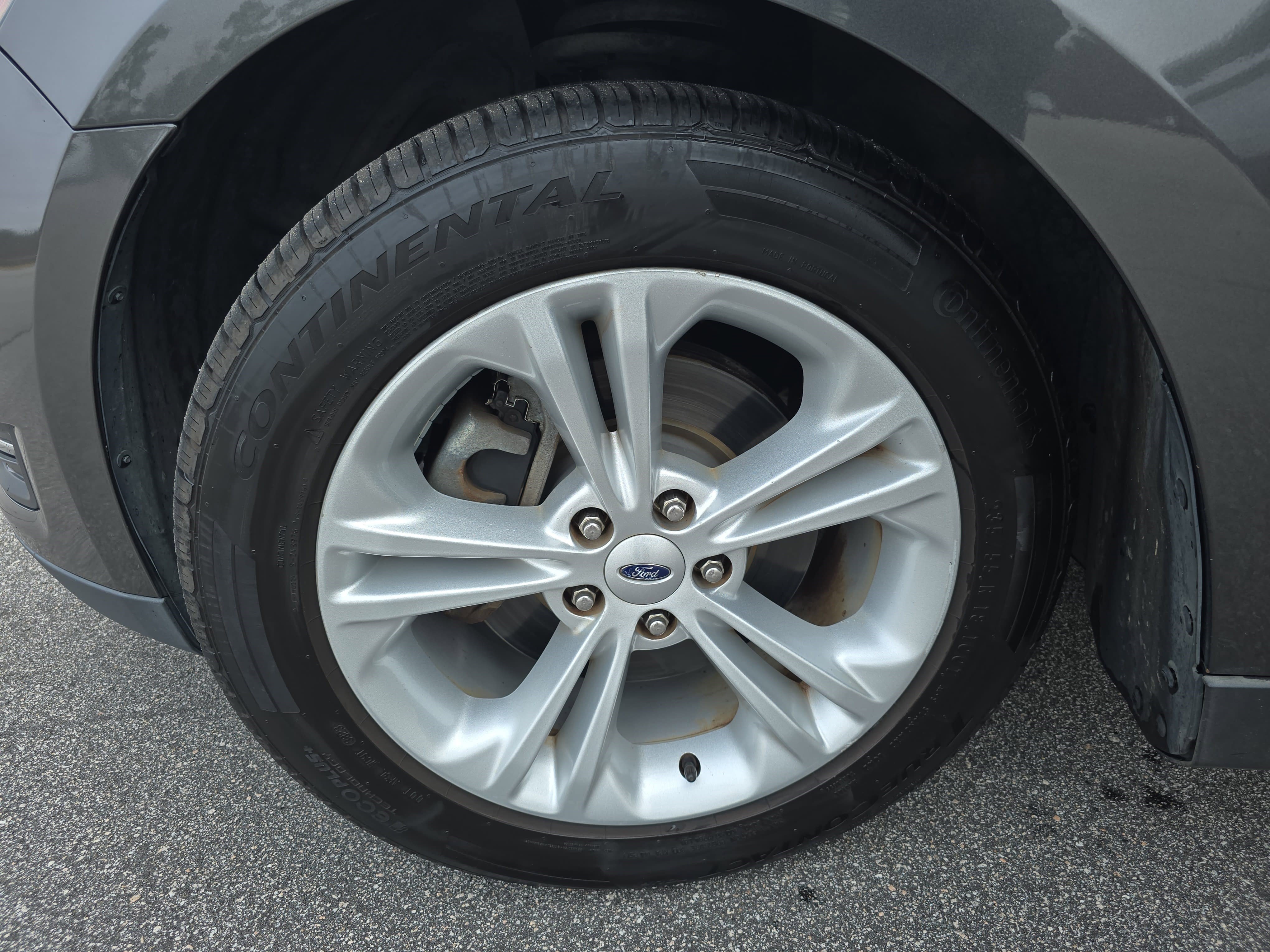 Used 2016 Ford Taurus SEL image 32