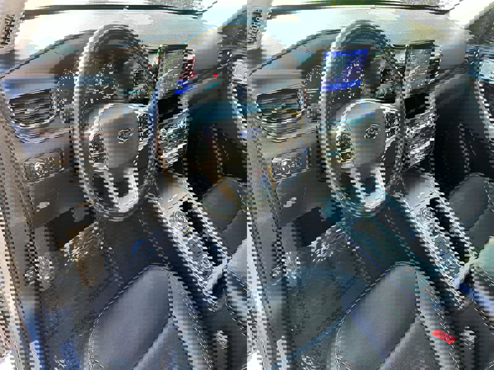 Used 2022 Ford Explorer Limited image 2