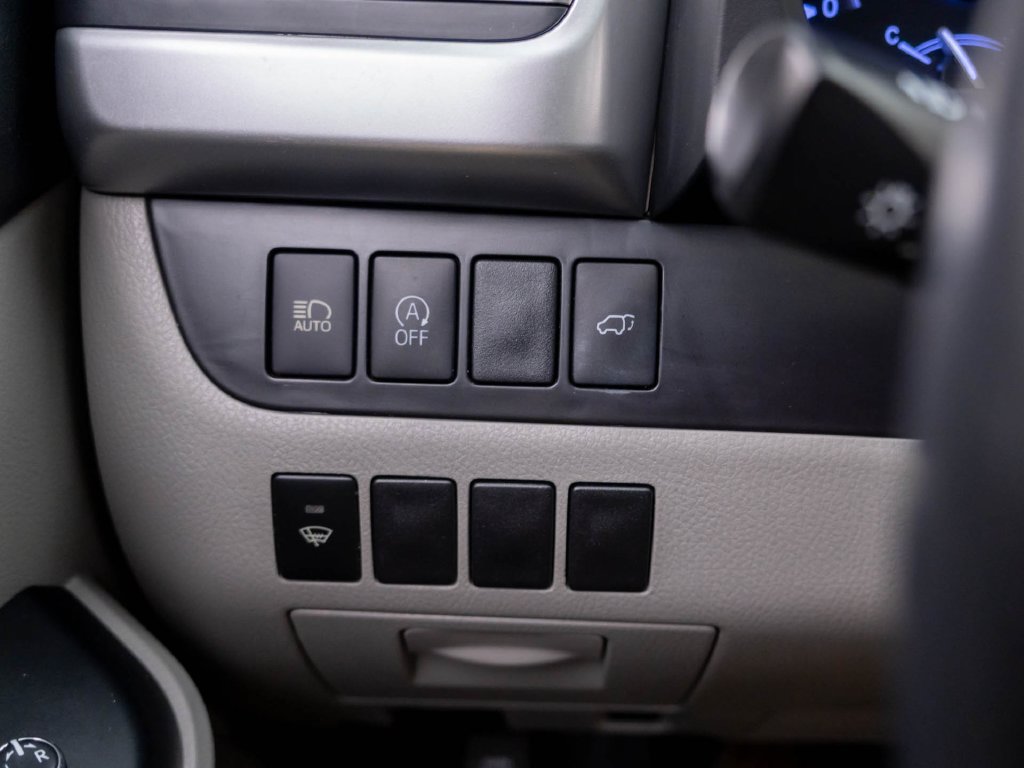 Used 2019 Toyota Highlander XLE AWD/4WD image 29