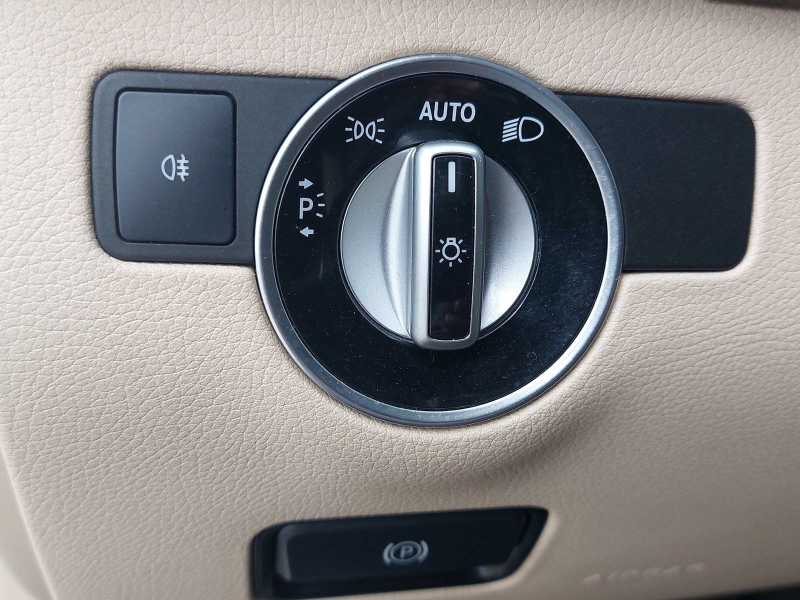 Used 2018 Mercedes-Benz GLE 350 4MATIC image 25