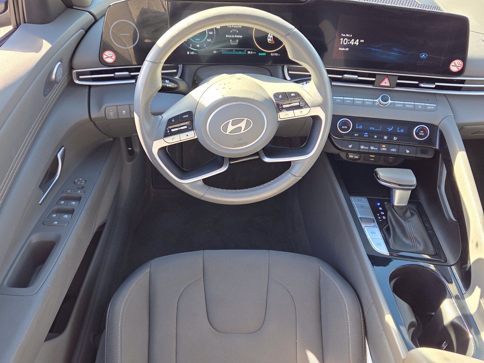 Used 2025 Hyundai Elantra SEL FWD image 7