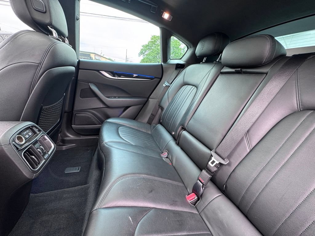 Used 2021 Maserati Levante AWD/4WD image 17