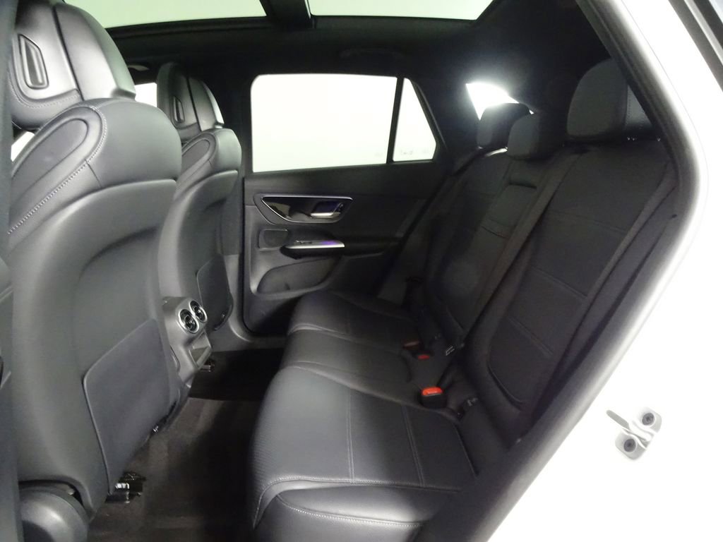 Used 2024 Mercedes-Benz GLC 300 image 13