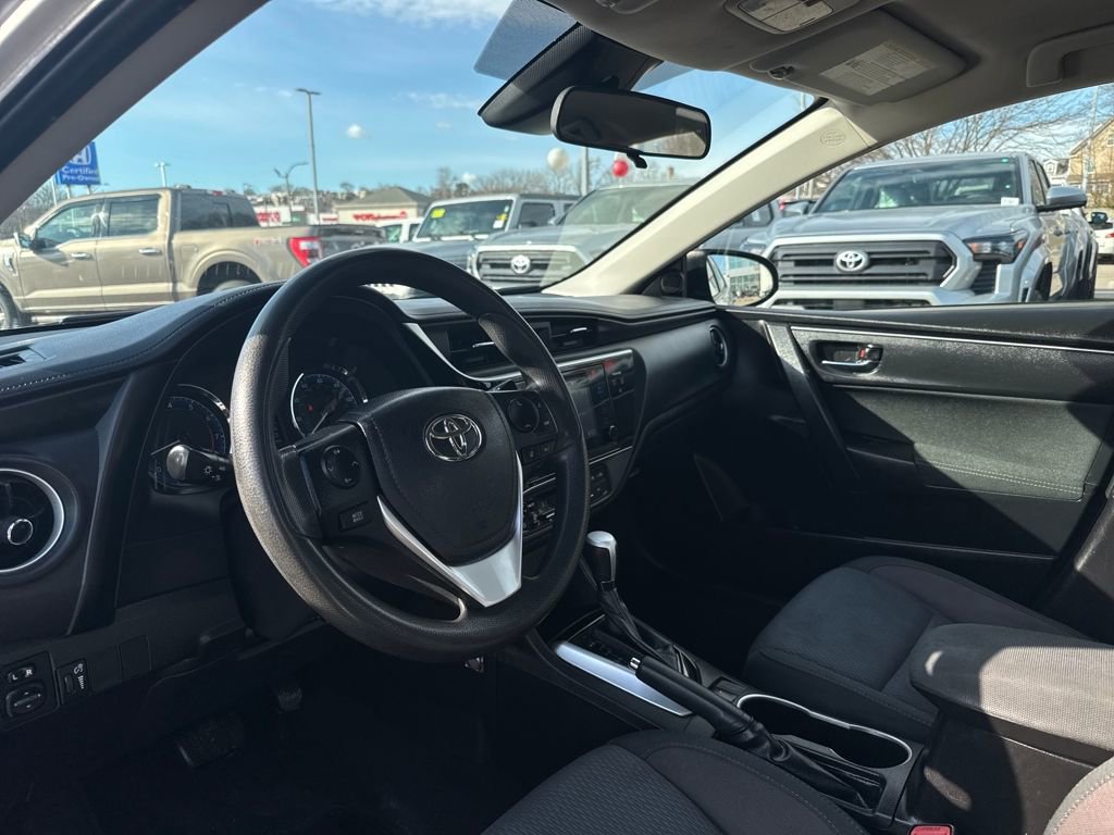 Used 2017 Toyota Corolla LE image 13