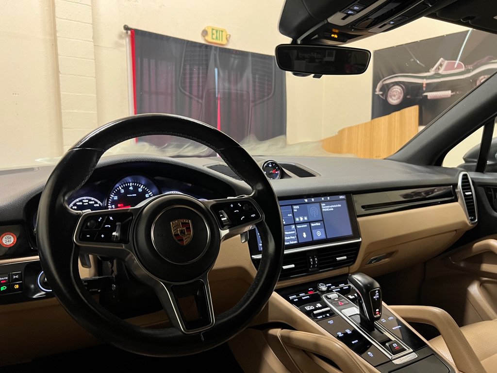 Used 2020 Porsche Cayenne AWD/4WD image 13