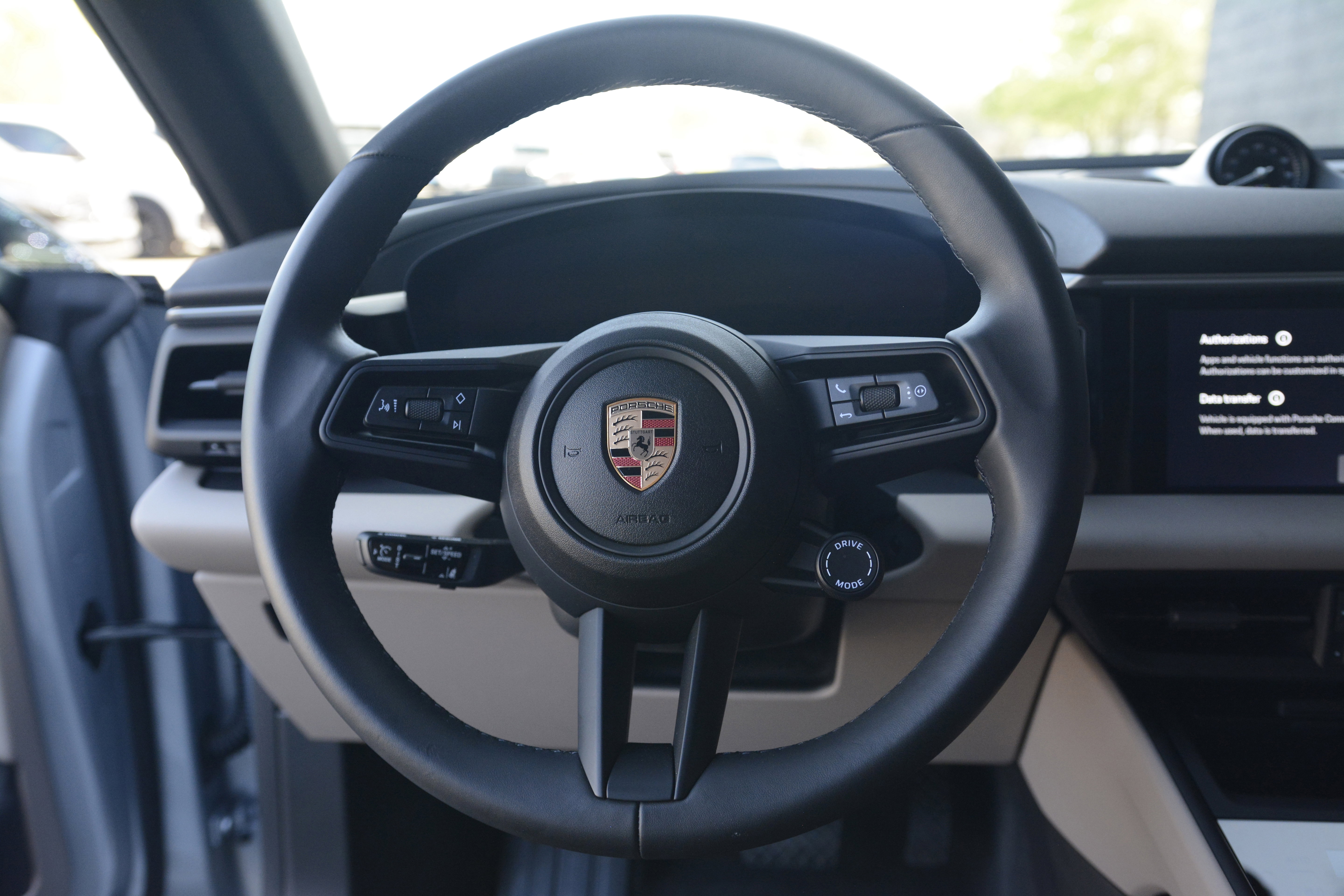 Certified 2025 Porsche Macan 4 Electric image 16