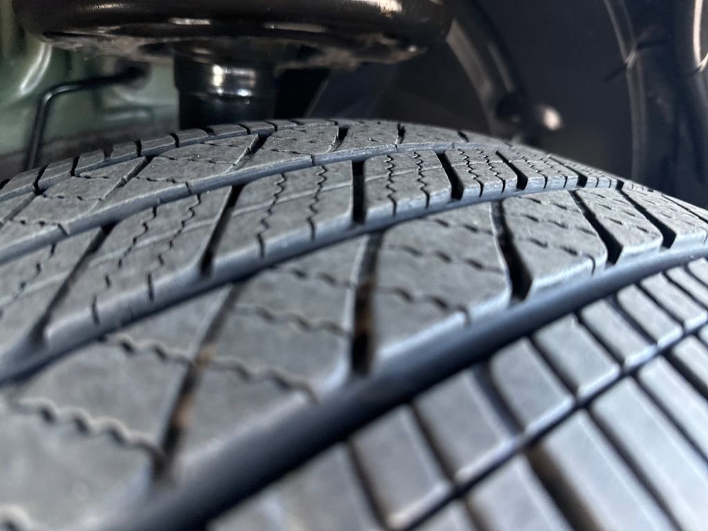 Used 2024 Nissan Pathfinder Platinum w/ Black Appearance Package image 33