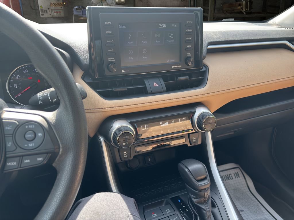 Used 2021 Toyota RAV4 XLE w/ Convenience Package AWD/4WD image 24