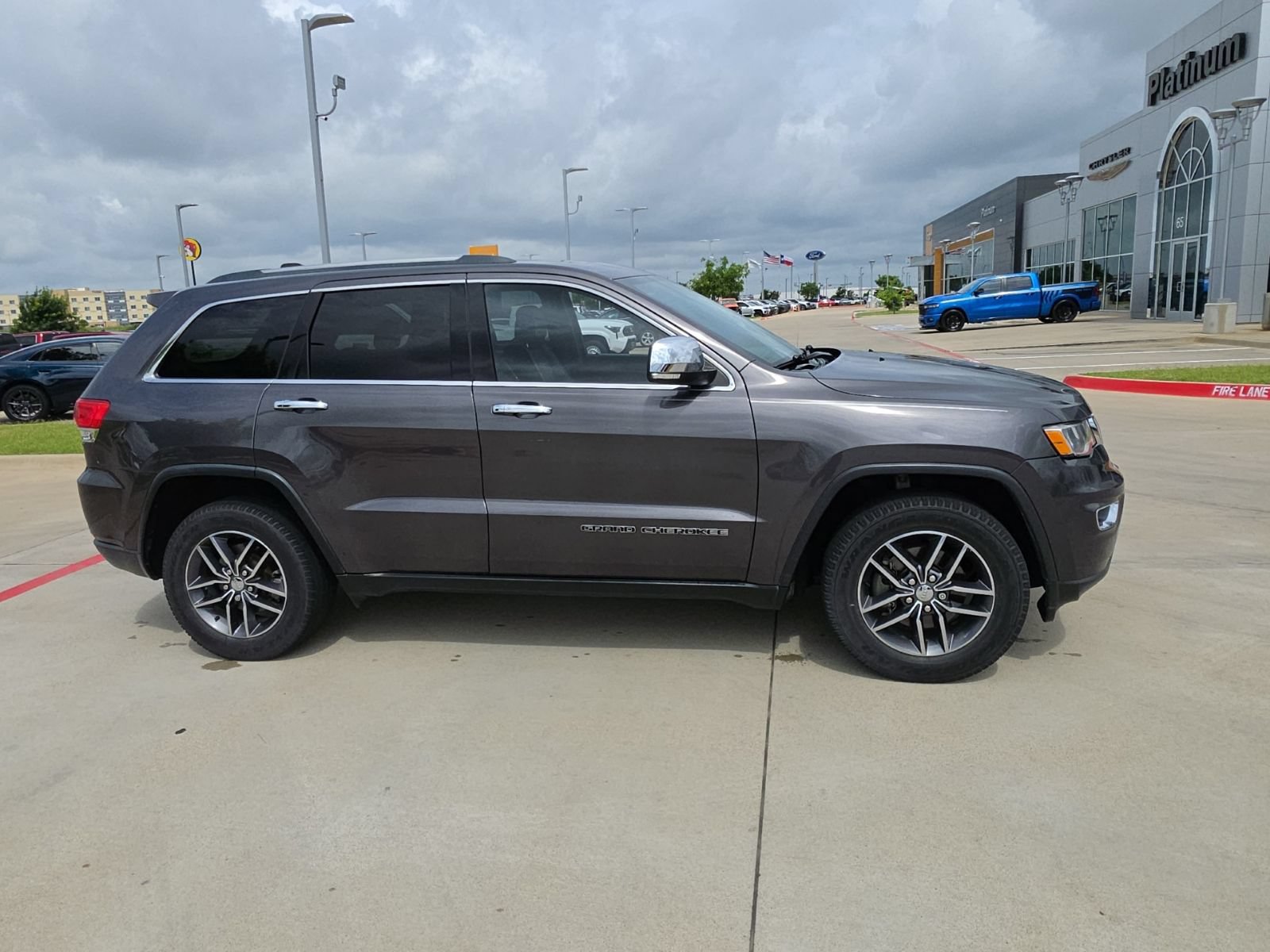 Used 2017 Jeep Grand Cherokee Limited RWD image 6