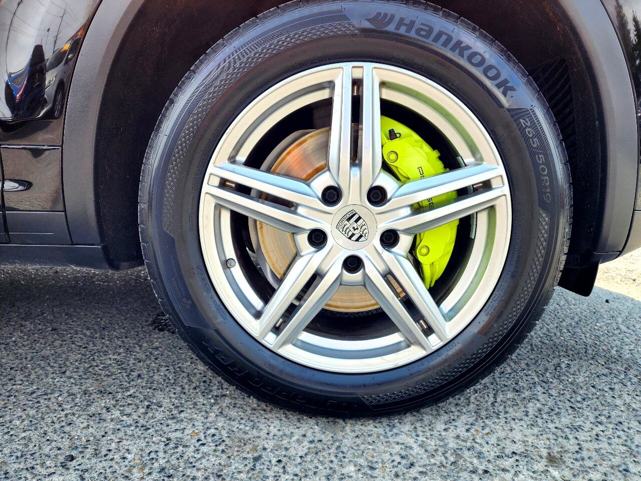 Used 2016 Porsche Cayenne S image 43