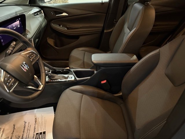 Used 2025 Buick Encore GX Preferred image 24