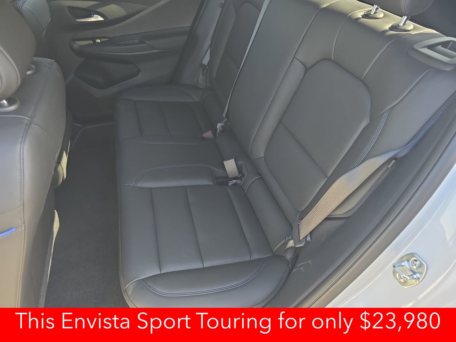 Used 2025 Buick Envista Sport Touring image 19