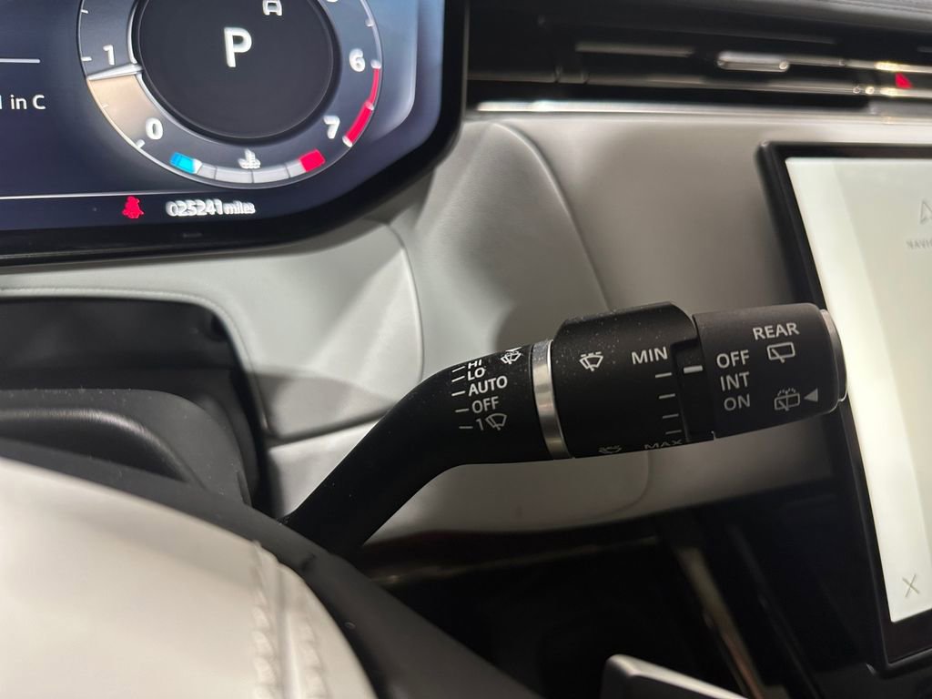 Used 2023 Land Rover Range Rover Sport SE image 20