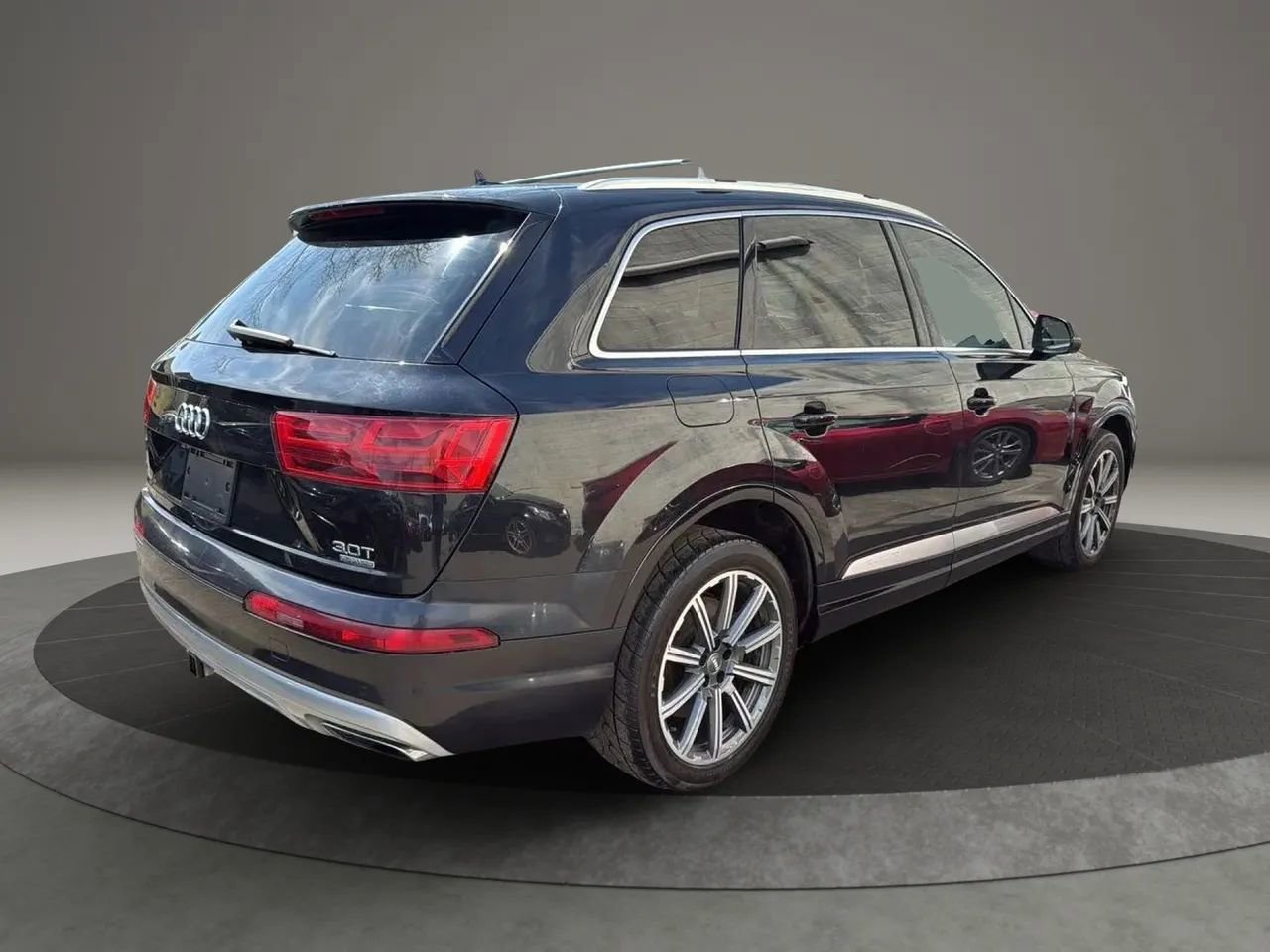 Used 2017 Audi Q7 3.0T Premium Plus w/ Premium Plus Package AWD/4WD image 5