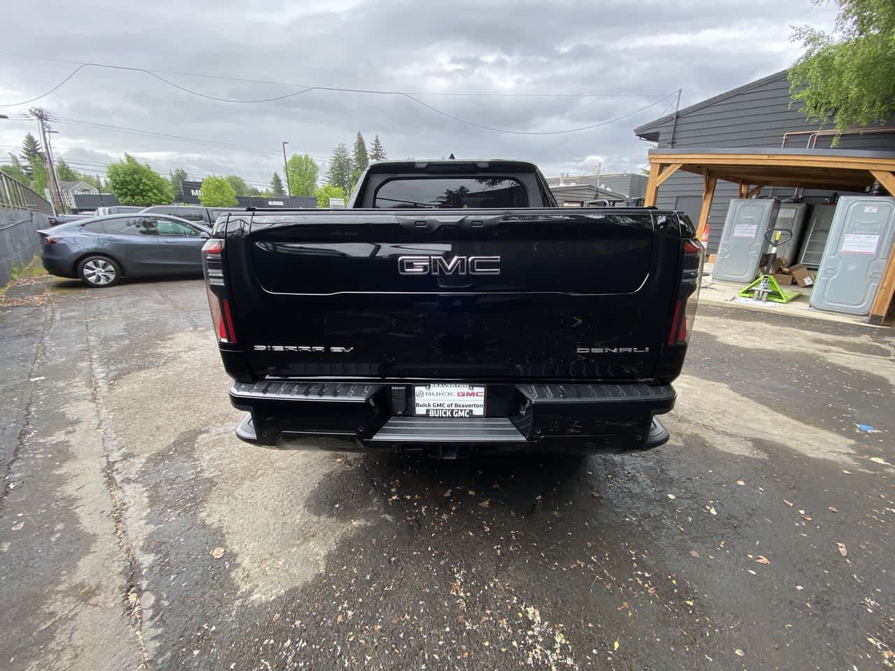 Used 2025 GMC Sierra EV Denali AWD/4WD image 5