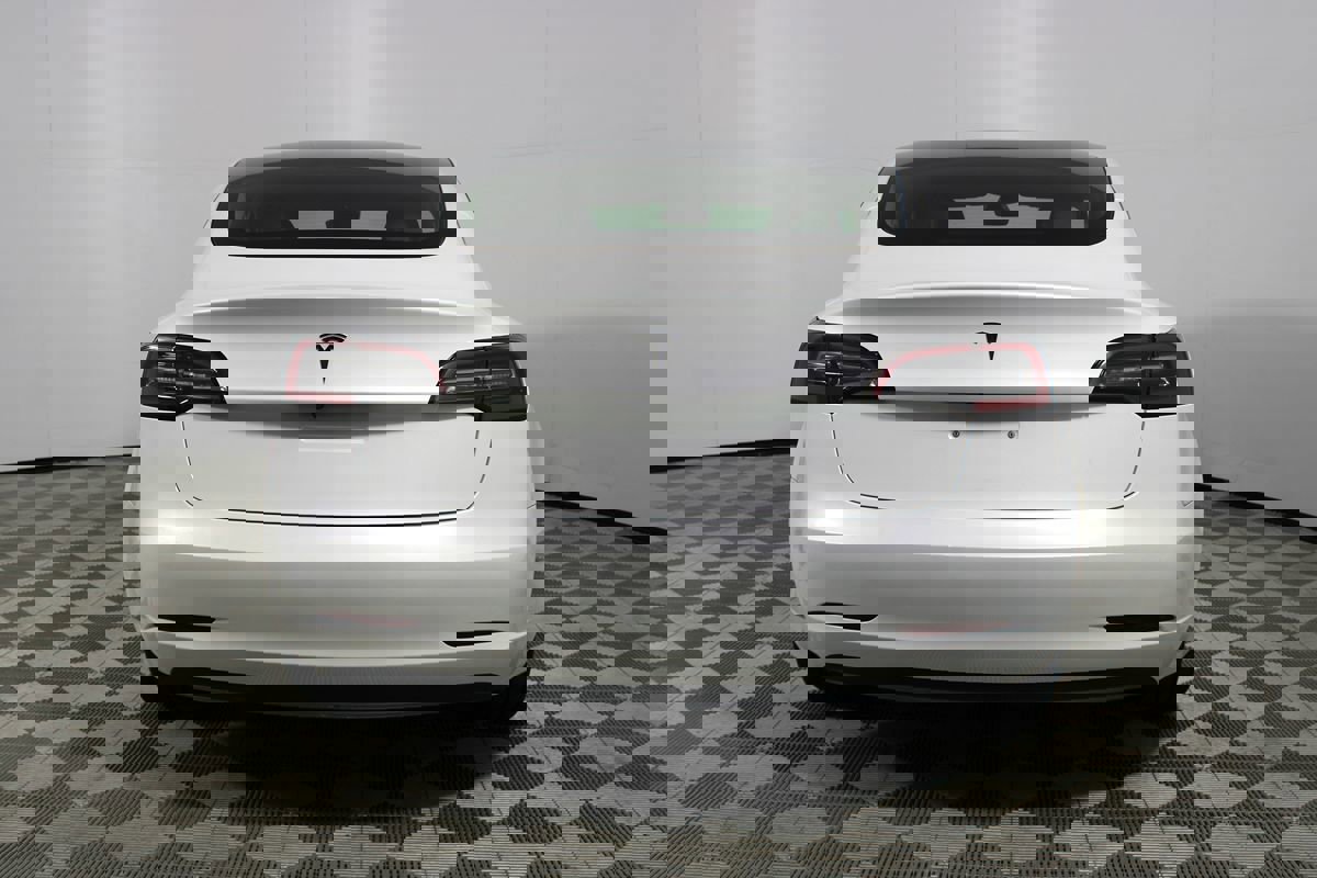 Used 2023 Tesla Model 3 Standard Range image 29