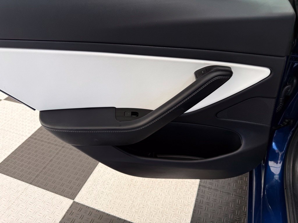 Used 2019 Tesla Model 3 Long Range RWD image 17