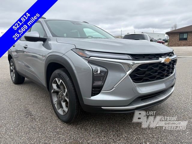 Used 2025 Chevrolet Trax LT image 9