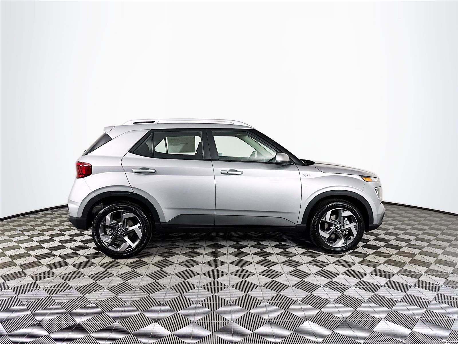 New 2025 Hyundai Venue SEL image 8