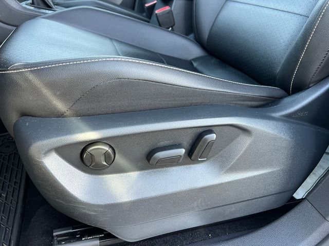 Used 2021 Volkswagen Tiguan SE R-Line image 12