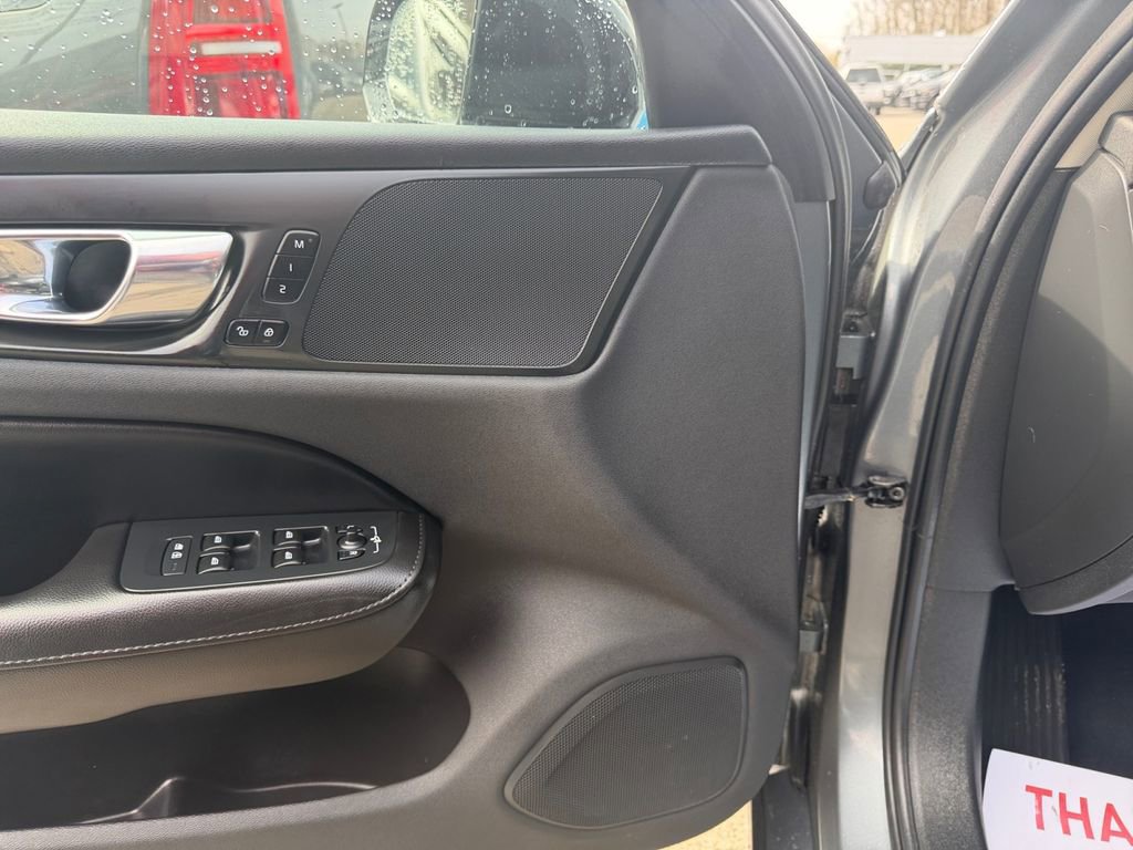 Used 2021 Volvo S60 T5 Momentum image 33