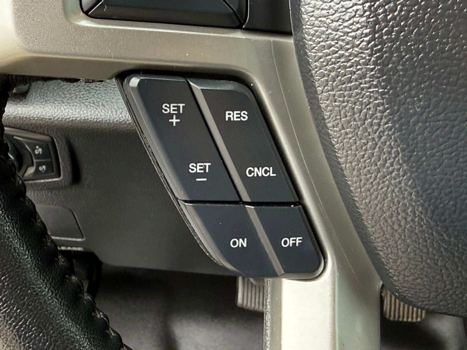 Used 2020 Ford F250 Lariat w/ Lariat Value Package AWD/4WD image 39