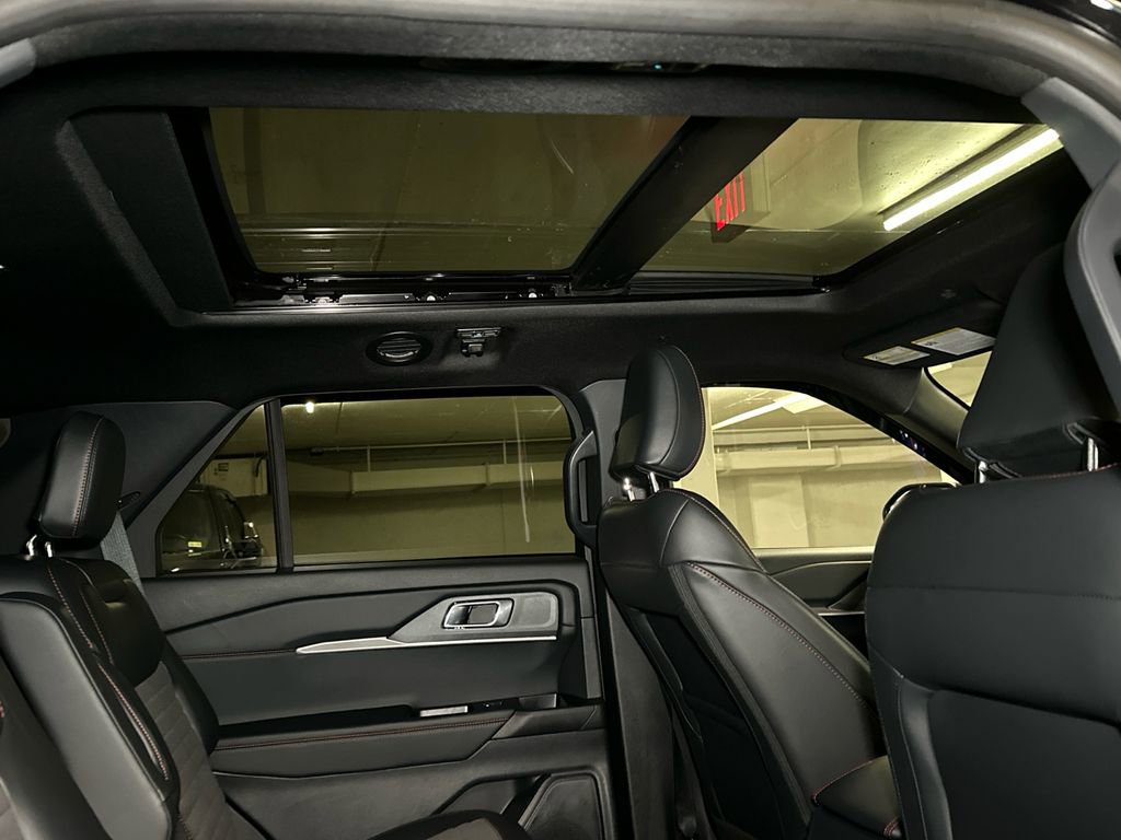 Used 2025 Ford Explorer ST-Line w/ Premium Package image 19